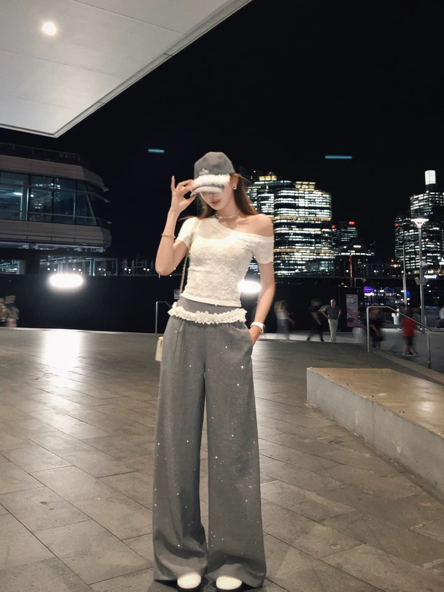 리 부드럽게 6 월 하나 의류 세 착용 오리지널 작은 대중 디자인 비스듬한 어깨 레이스 티셔츠 여성 몸매 가꾸기 슬림해 보이는 반팔 맨위 상세 이미지 2