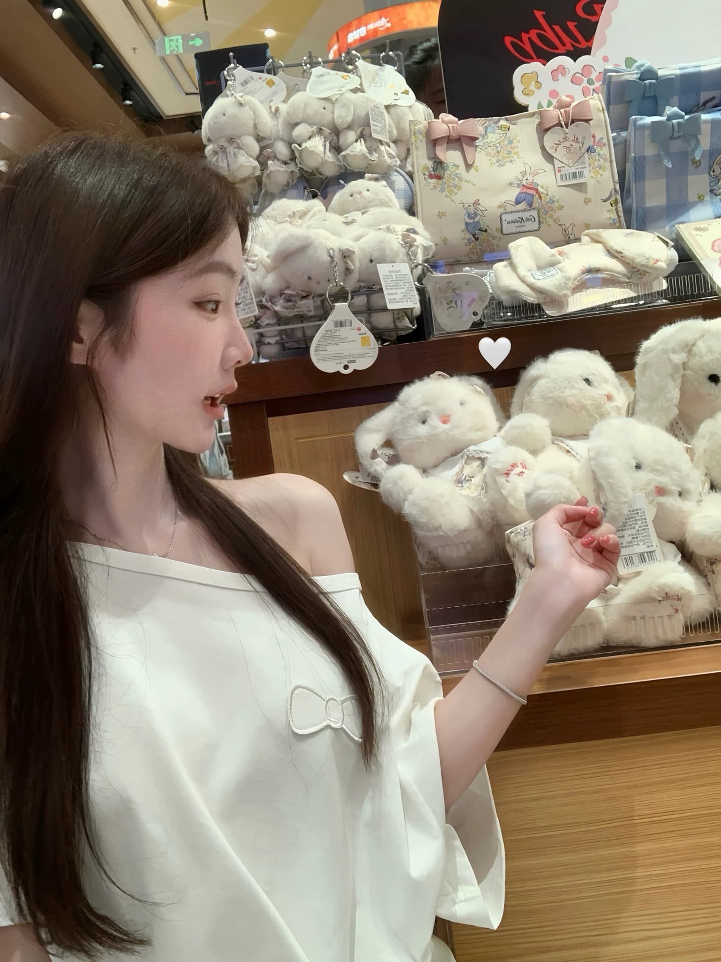 화이트 워터 여성 소녀 나비 매듭 보트넥 순면 가을 어깨 티셔츠 여성 여름 루즈핏 한 부서 나비 자수 맨위 상세 이미지 1