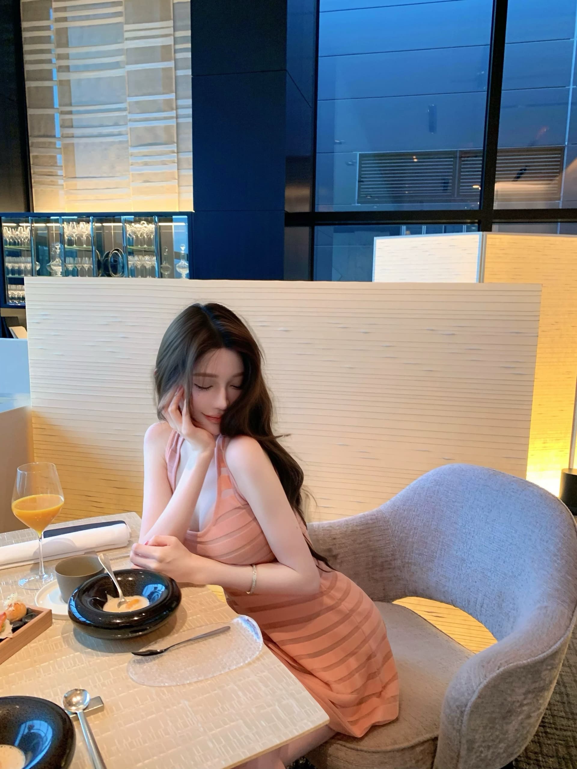 cher 챠오어 복숭아 부드러운 실 홀로우 아웃 스트라이프 슬립 여성 드레스 여름 대 u 칼라 니트 우산 진자 치마 이미지 4