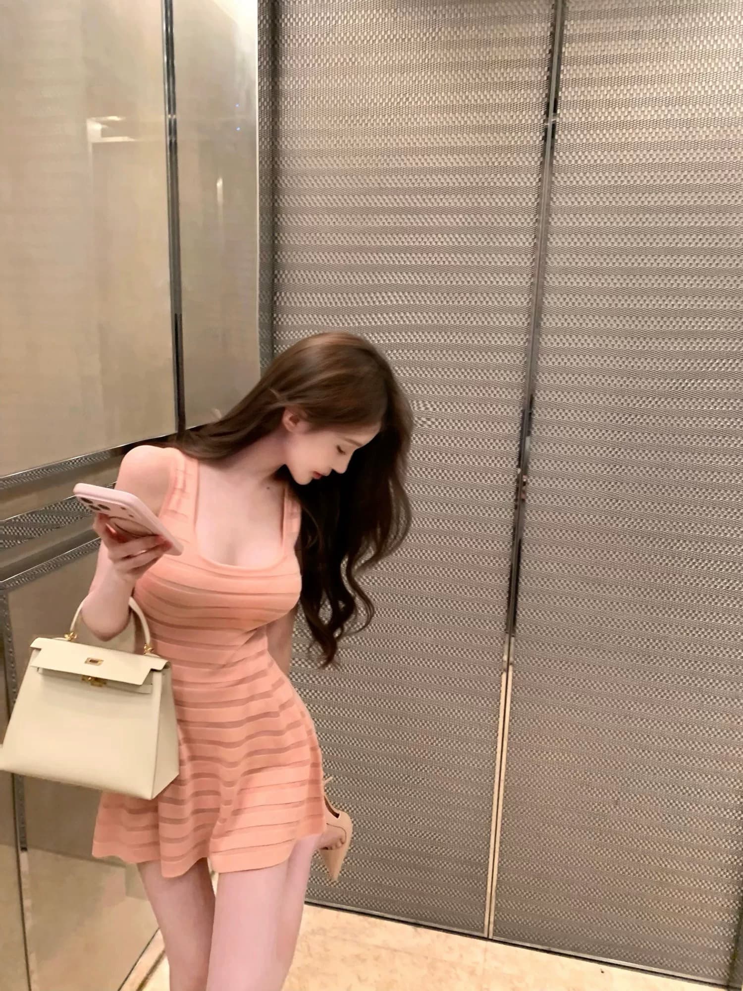 cher 챠오어 복숭아 부드러운 실 홀로우 아웃 스트라이프 슬립 여성 드레스 여름 대 u 칼라 니트 우산 진자 치마 상세 이미지 1