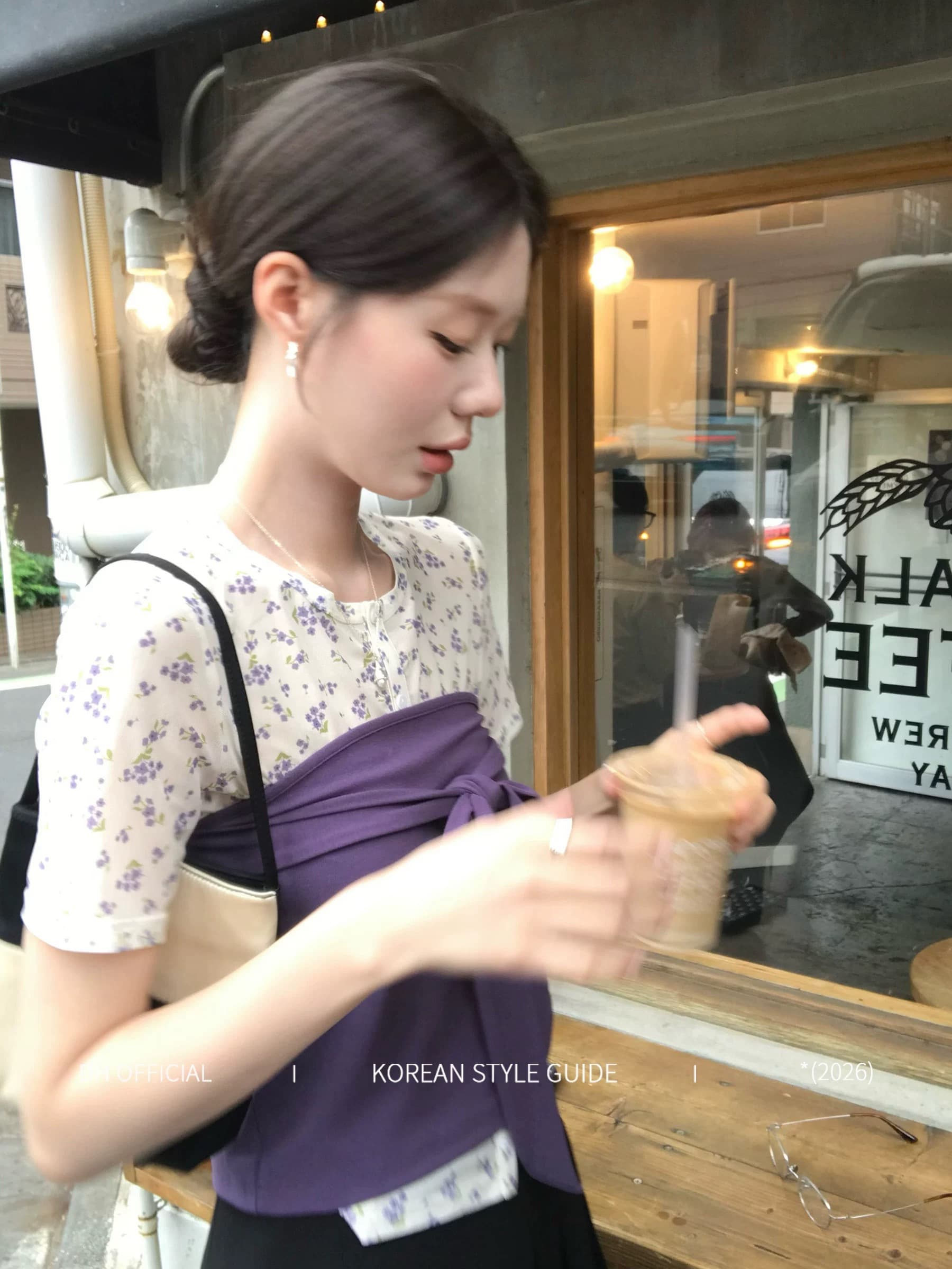 dh 대 꽃 객실 안개 언어 한 부서 작은 원 칼라 인사이드 가져 가라. 스택 착용 단색 스트랩 튜브탑 사실 두 조각 티셔츠 여성 이미지 2