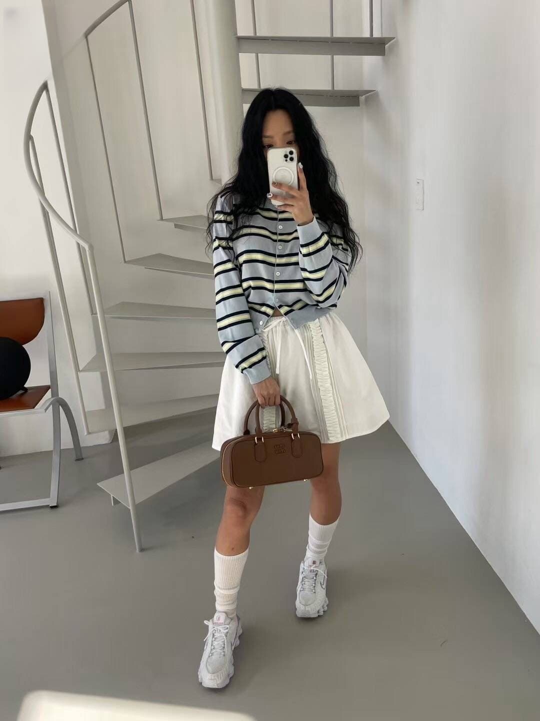 chic 한국 새로운 배색 스트라이프 라운드 넥 부서 버클 부드러운 니트 오픈 가디건 스트라이프 스웨터 이른 가을 여성 상세 이미지 11