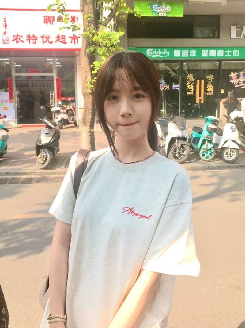 순면 240 그램 원본 자수 품질 업그레이드 아메리칸 루즈핏 반팔 티셔츠 맨위 여름 여성 디자인 다용도 잘 생긴 상세 이미지 2