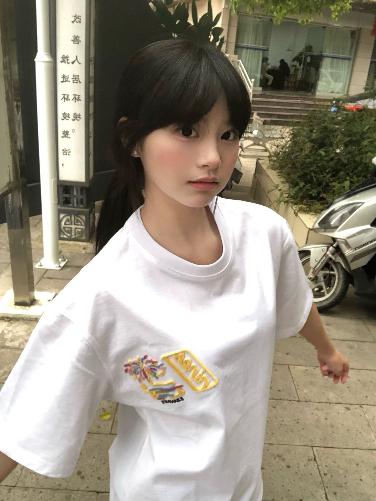 순면 240 그램 원본 자수 품질 업그레이드 2026 여름 폭발 디자인 불꽃놀이 알파벳 화이트 반팔 티셔츠 상세 이미지 6