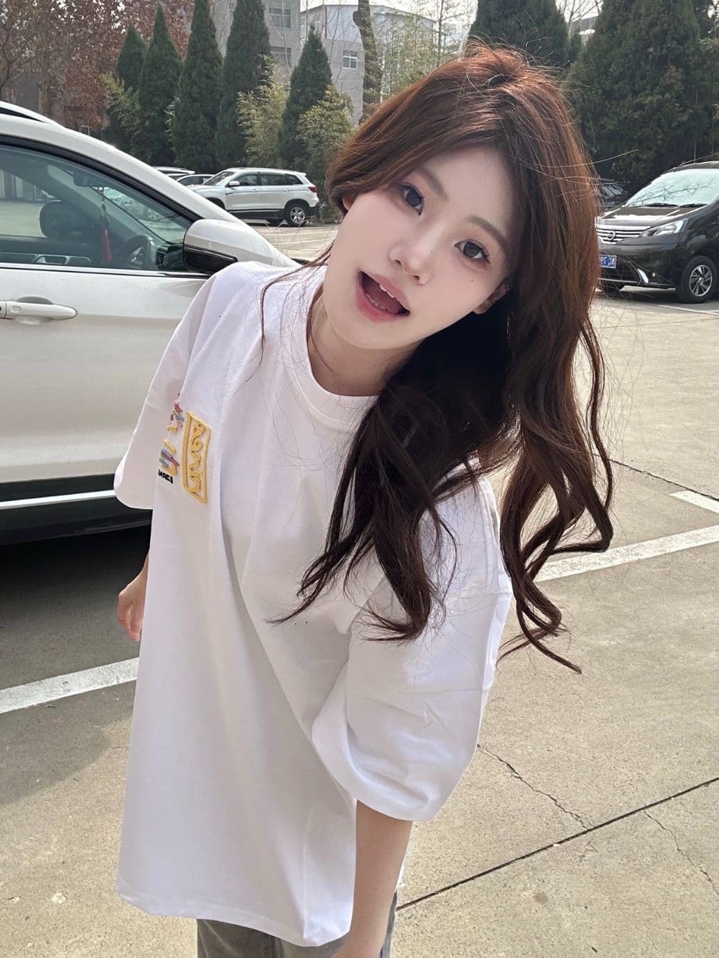 순면 240 그램 원본 자수 품질 업그레이드 다용도 루즈핏 라운드 넥 불꽃놀이 알파벳 디자인 반팔 티셔츠 여성 상세 이미지 3