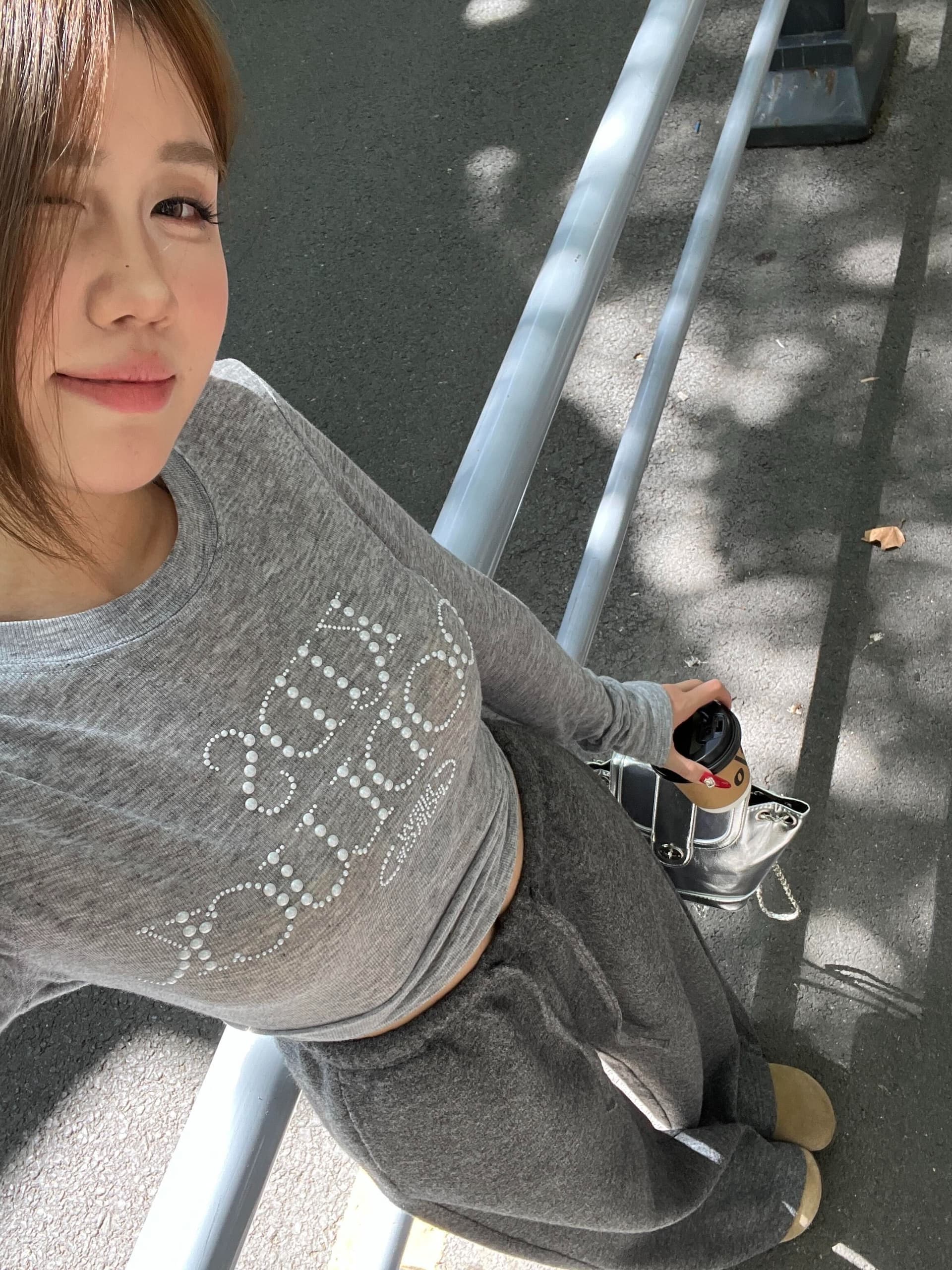 주간 실크 광저우 원단 원본 뜨거운 구슬 솜씨 레트로 진주 핫픽스 긴팔 티셔츠 가을 라운드 넥 상세 이미지 6