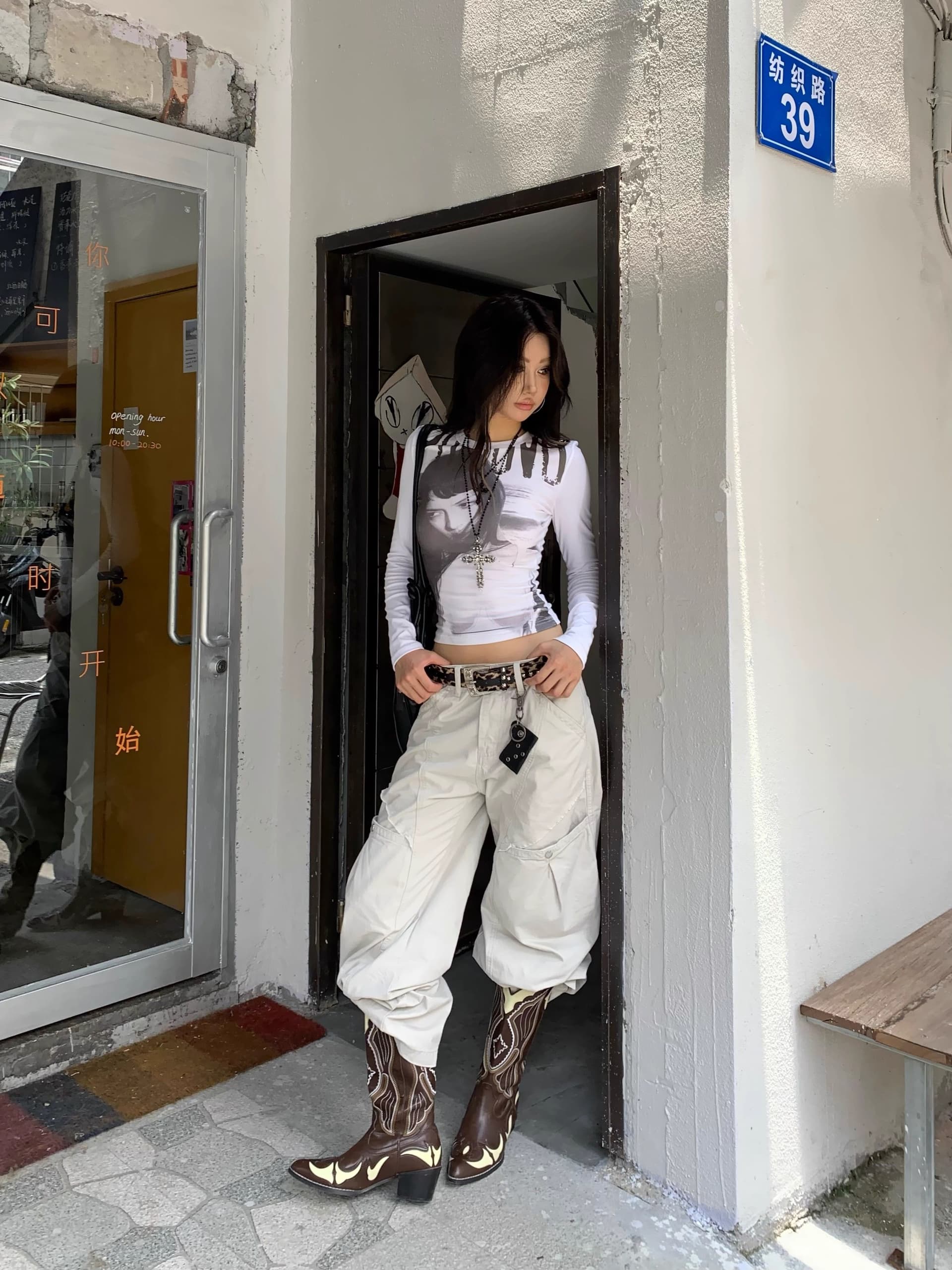 원본 원단 32 260 그램 95 면 핫걸 초상화 프린트 몸매 가꾸기 티셔츠 여성 가을 라운드 넥 상세 이미지 8