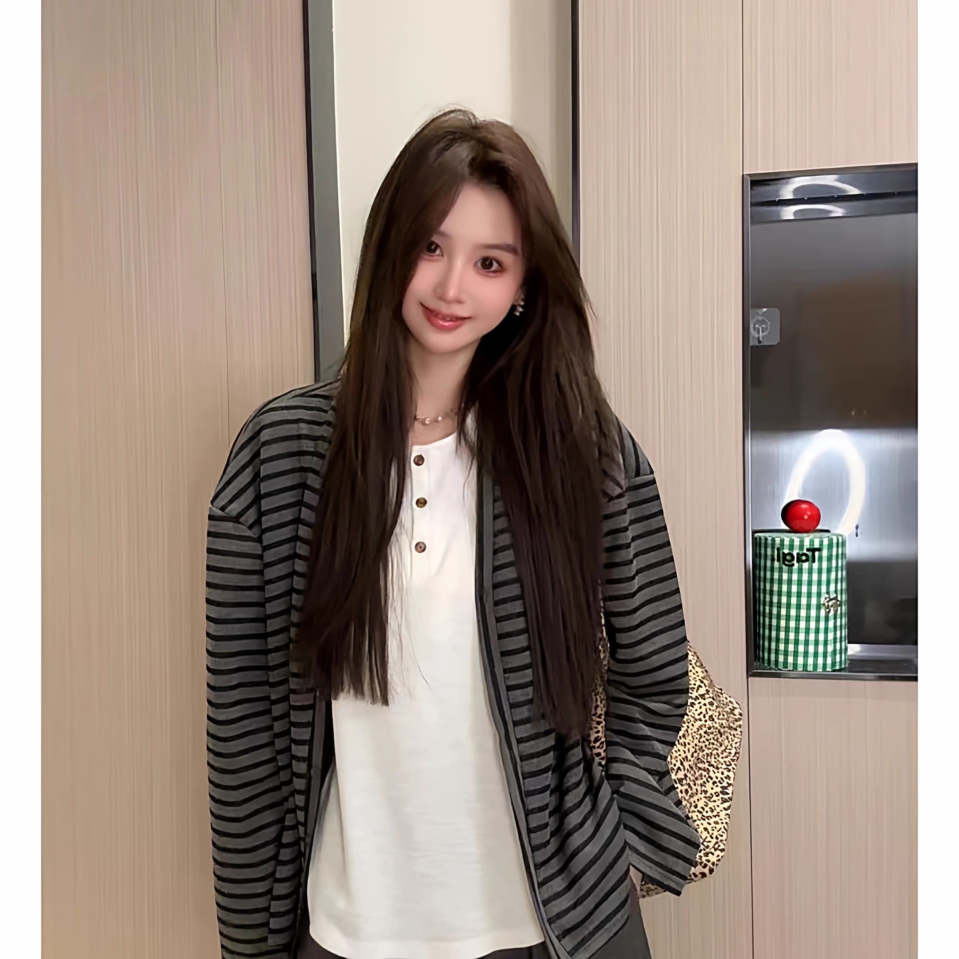 흔들어서 톤 폭발 광저우 원본 원단 컬러 짜임 기사 조기 가을 2026 폭발 루즈핏 캐주얼 스트라이프 상세 이미지 2