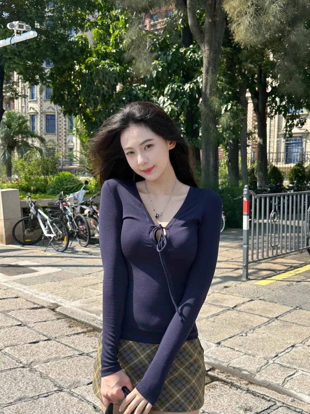 원본 품질 260 그램 사람들 면 몸매 가꾸기 V넥 스트랩 티셔츠 여성 2026 조기 가을 긴팔 슬림해 보이는 상세 이미지 4