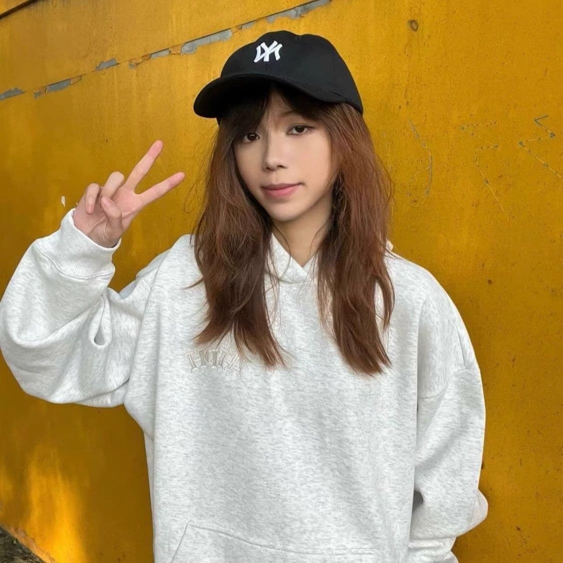 원본 크기 원본 대 자수 순면 복합 아메리칸 레트로 패치 자수 알파벳 후드 티 스웨터 여성 이미지 4