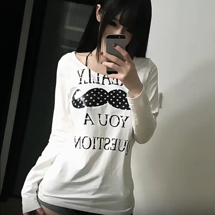 32 260 그램 95 면 원본 프린트 아메리칸 레트로 콧수염 알파벳 긴팔 티셔츠 여성 디자인 센스 몸매 가꾸기 이미지 2
