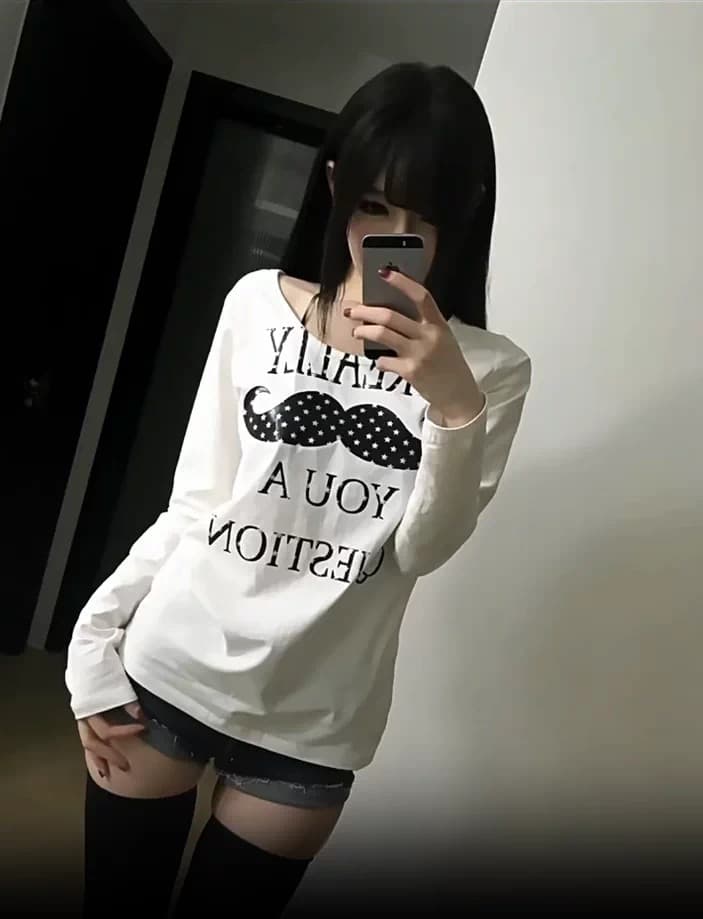 32 260 그램 95 면 원본 프린트 아메리칸 레트로 콧수염 알파벳 긴팔 티셔츠 여성 디자인 센스 몸매 가꾸기 상세 이미지 2