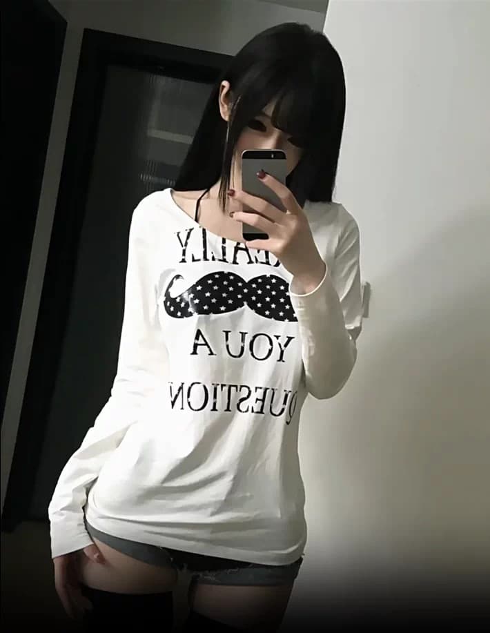 32 260 그램 95 면 원본 프린트 아메리칸 레트로 콧수염 알파벳 긴팔 티셔츠 여성 디자인 센스 몸매 가꾸기 상세 이미지 4
