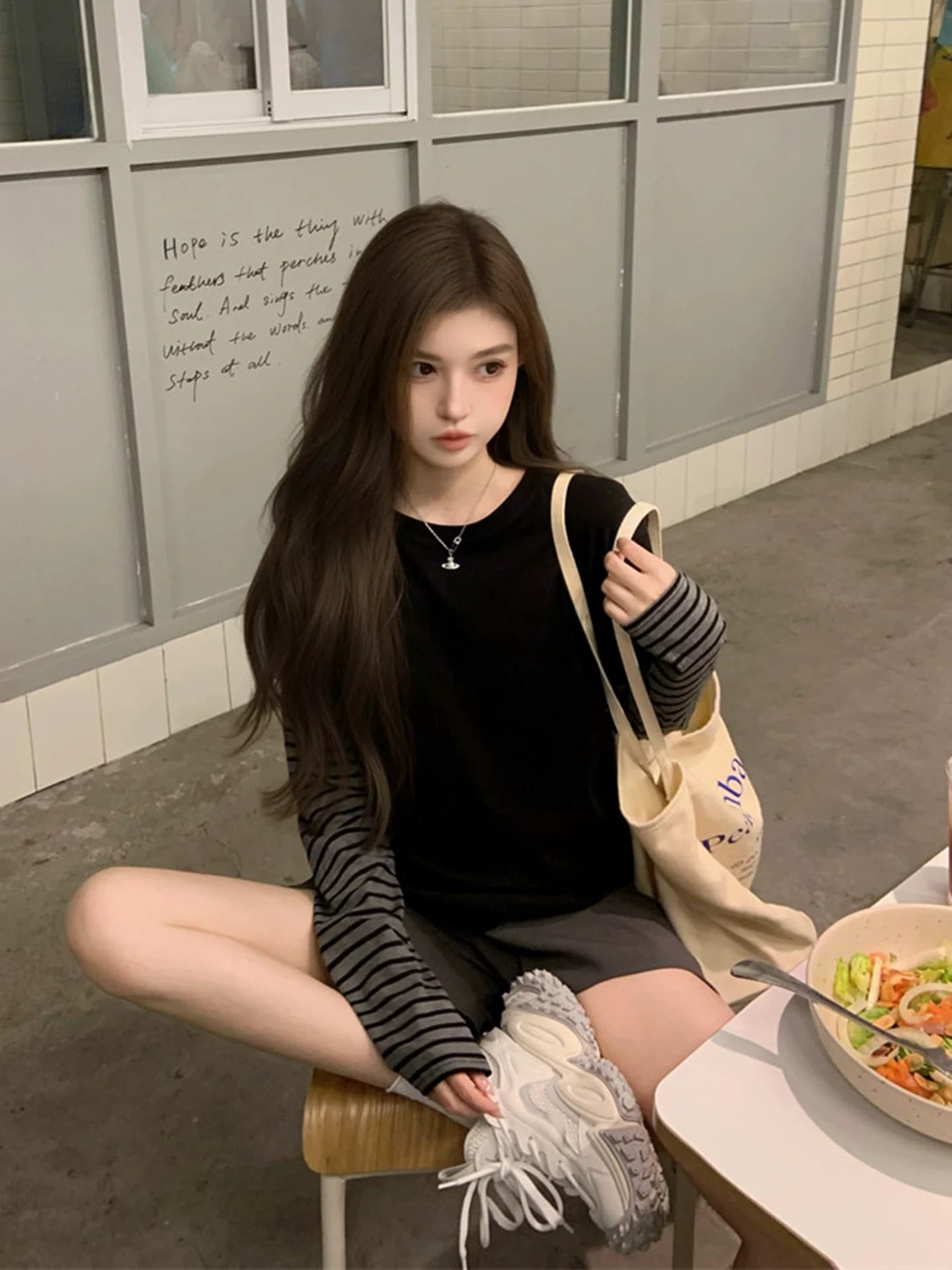 40 230 크 95 면 원본 품질 달콤함 검정색 스트라이프 페이크 레이어드 긍정적 인 어깨 긴팔 티셔츠 여성 상세 이미지 2