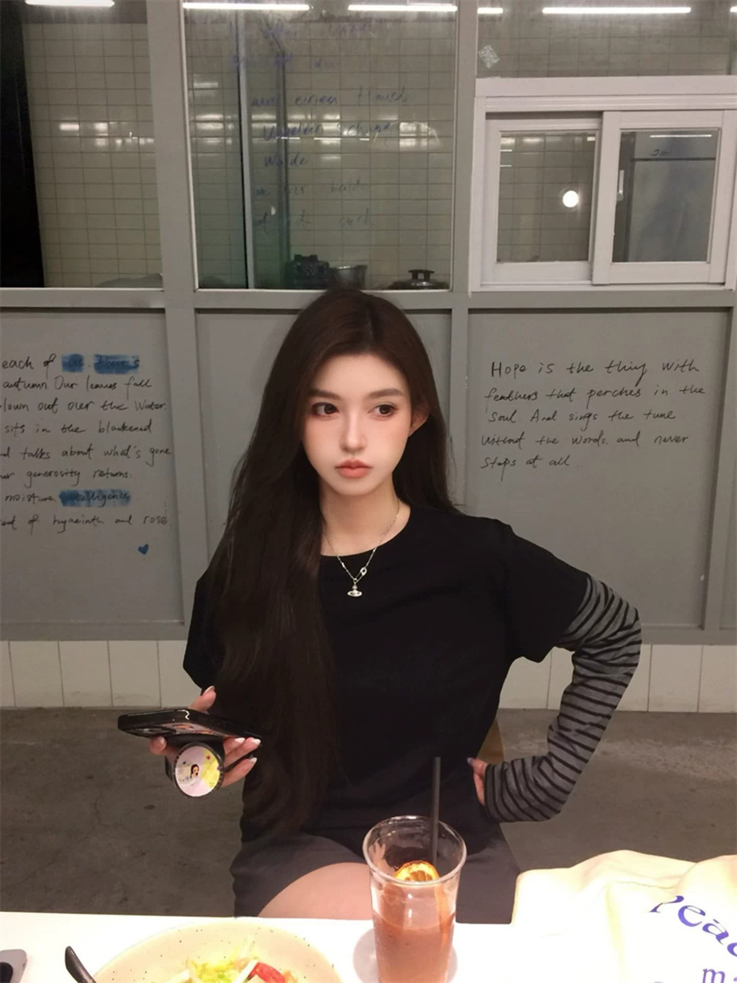 40 230 크 95 면 원본 품질 달콤함 검정색 스트라이프 페이크 레이어드 긍정적 인 어깨 긴팔 티셔츠 여성 상세 이미지 5