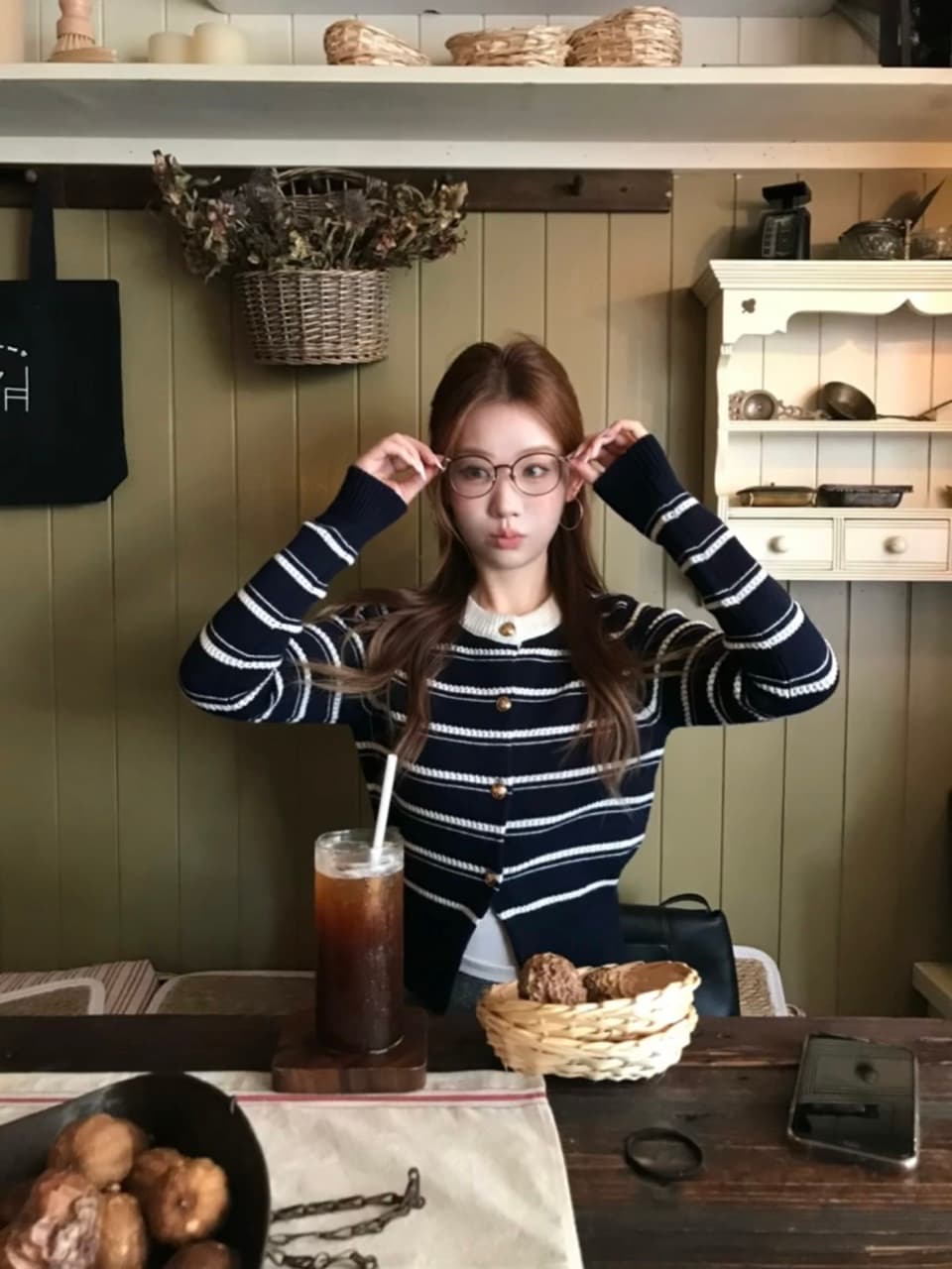 작은 샤넬 스타일 배색 스트라이프 오픈 가디건 스웨터 여자 2026 가을 새로운 다용도 부드러운 바람 니트 스웨터 맨위 mx 이미지 3