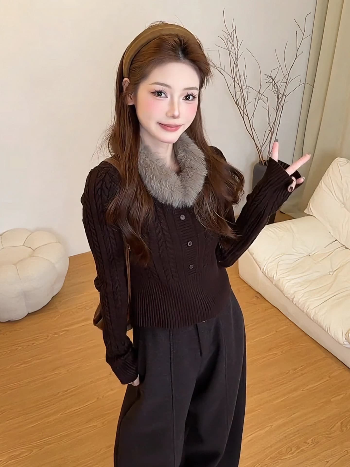 프랑스식 탈착식 모피 칼라 회색 풀오버 꽈배기 스웨터 여자 가을 겨울 두꺼운 보온 느긋한 바람 니트 스웨터 맨위 상세 이미지 10