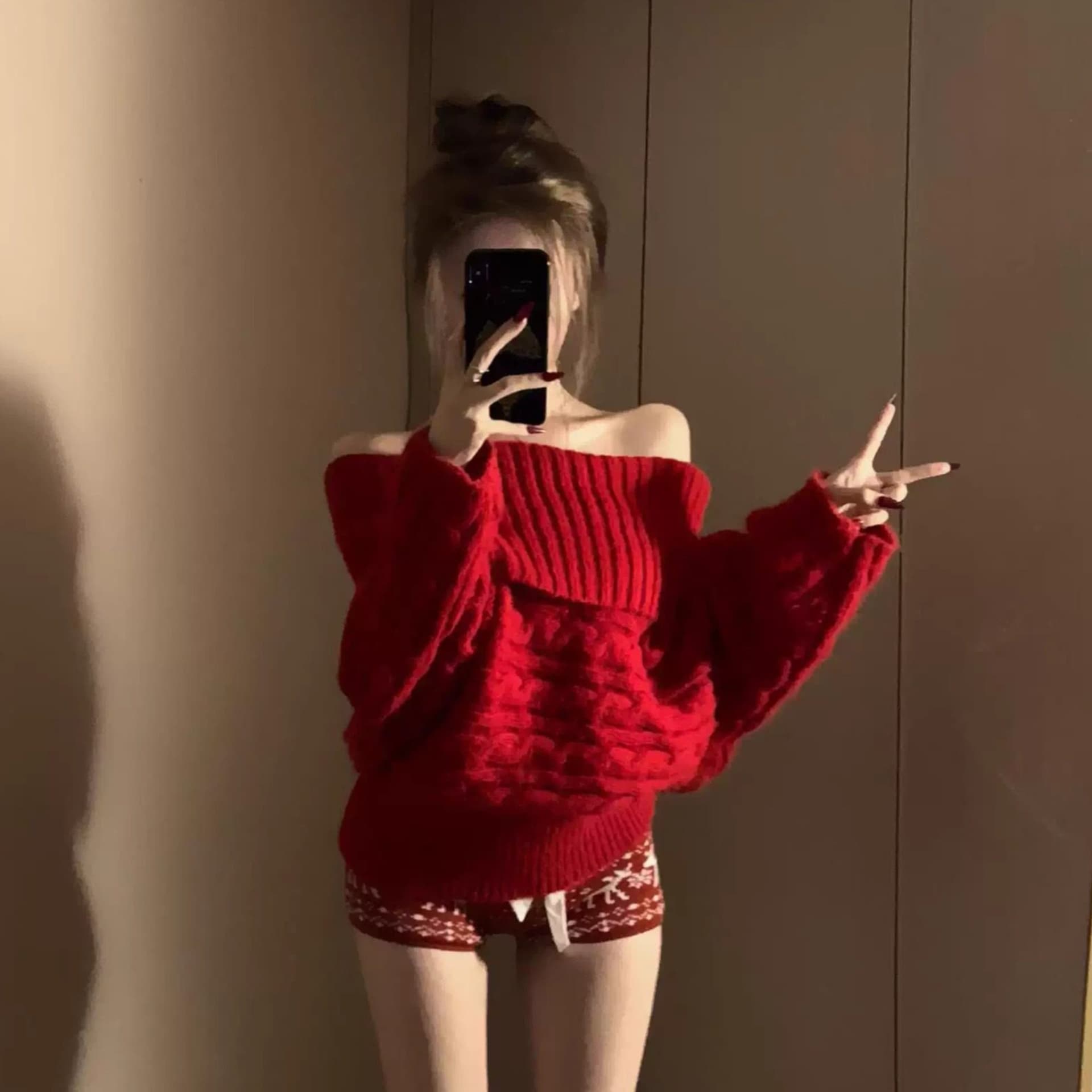 한 부서 아름다운 자이언트 잘 생긴 빨간색 오프숄더 스웨터 여자 겨울 느긋한 바람 고급 센스 오프숄더 니트 스웨터 맨위 이미지 5
