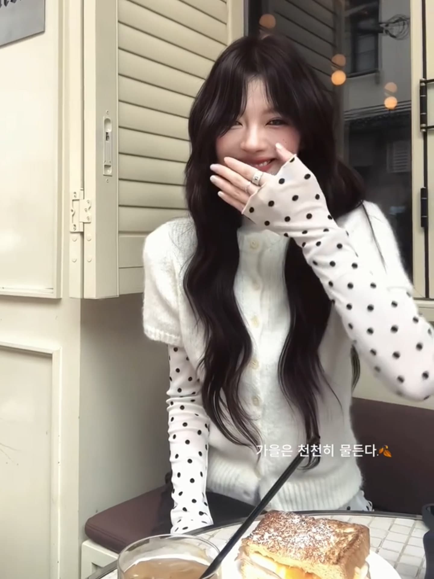 가을 한 부서 부드러운 분위기 센스 착용 가져 가라. 투피스 세트 도트 무늬 긴팔 스택 착용 화이트 반팔 니트 스웨터 오픈 가디건 이미지 2