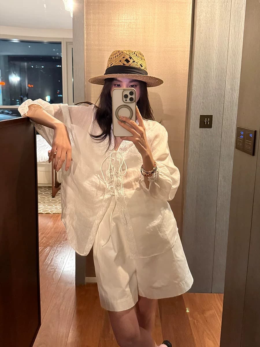 취 엔 라미 맞춤 자수 분위기 센스 V넥 레이스 셔츠 이미지 2