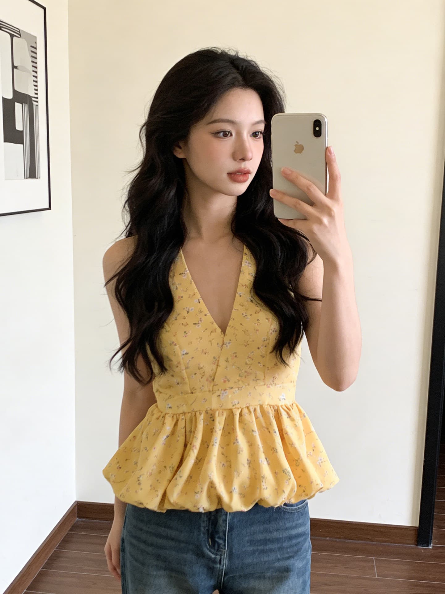 휴가 바람 플리츠 백리스 꽃밭 치마 맨위 여름 새로운 황색 꽃무늬 V넥 행침 목 레이스업 조끼 이미지 3