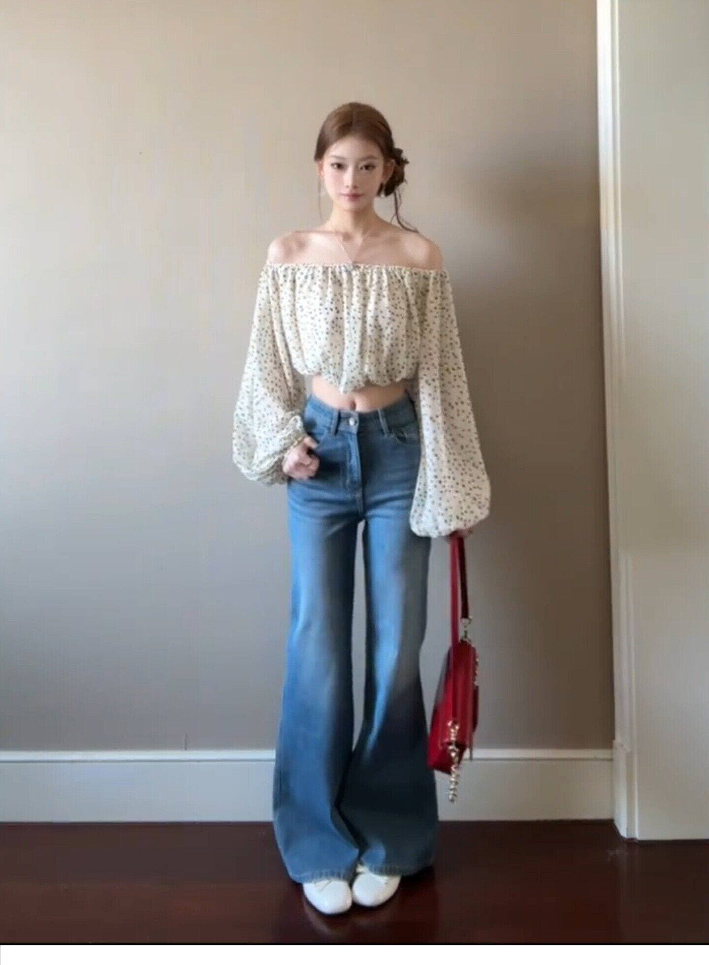 프랑스식 오프숄더 꽃무늬 긴팔 여성 셔츠 조기 봄 셔츠 핫걸 쇼트 스타일 품격 디자인 센스 오프숄더 맨위 상세 이미지 4