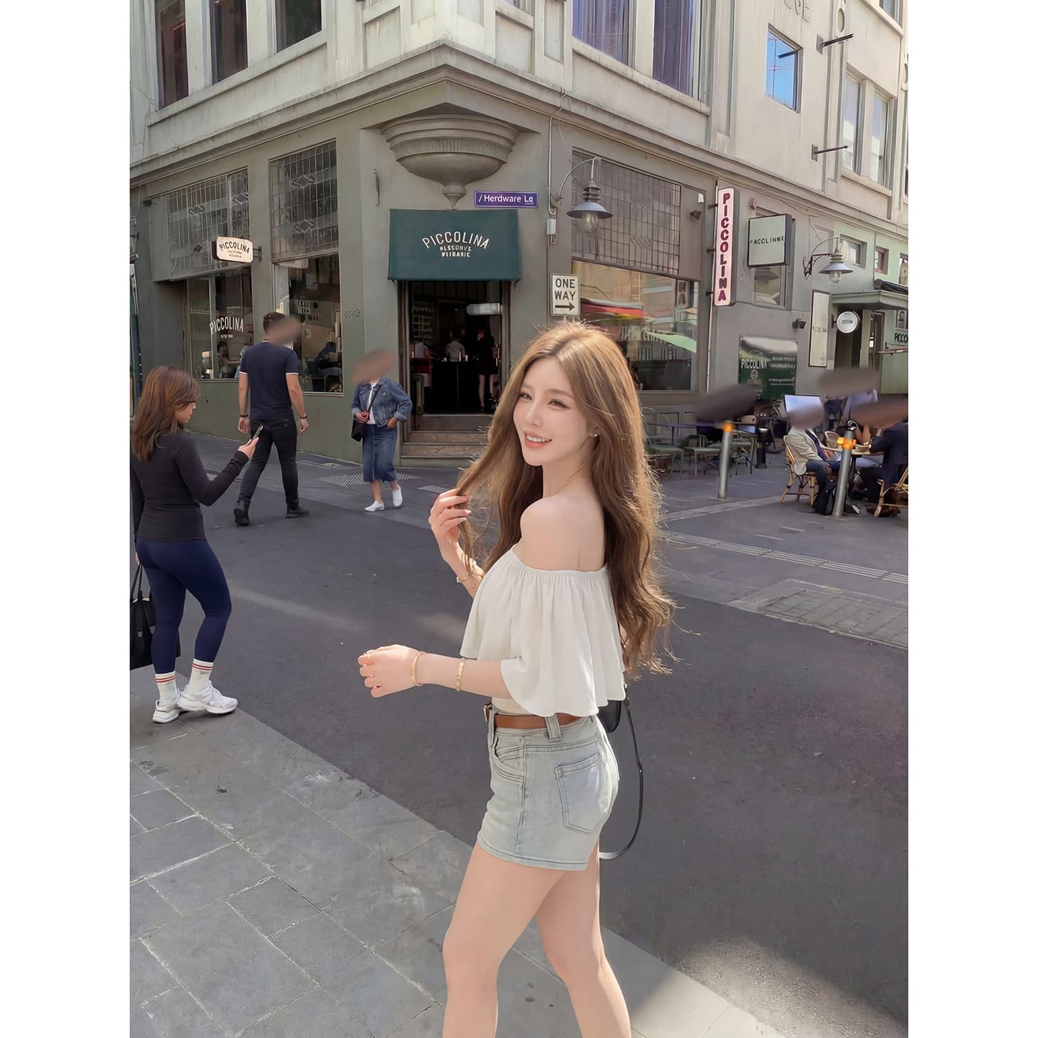화이트 오프숄더 프릴 맨위 여성 여름 작은 키 순수한 욕망 바람 핫걸 몸매 가꾸기 슬림해 보이는 오프숄더 쉬폰 블라우스 상세 이미지 4