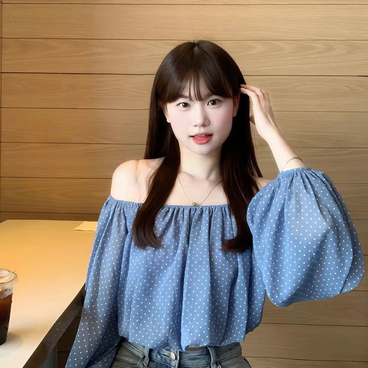 파란색 도트 무늬 오프숄더 긴팔 여성 여름 마이크로 ~을 통해 디자인 센스 몸매 가꾸기 작은 키 핫걸 쇼트 스타일 맨위 상세 이미지 3