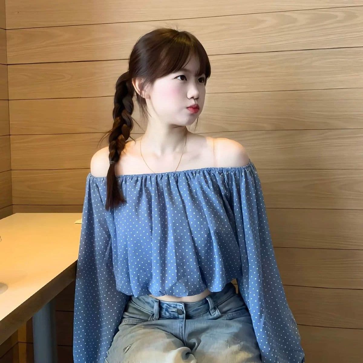 파란색 도트 무늬 오프숄더 긴팔 여성 여름 마이크로 ~을 통해 디자인 센스 몸매 가꾸기 작은 키 핫걸 쇼트 스타일 맨위 상세 이미지 4