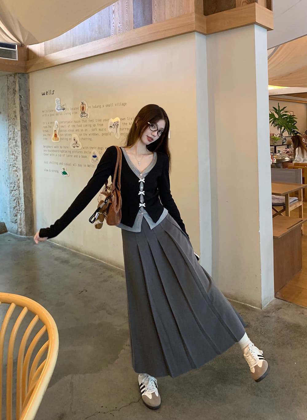 페이크 레이어드 V넥 나비 매듭 긴팔 티셔츠 여성 가을 디자인 센스 작은 대중 몸매 가꾸기 니트 긍정적 인 어깨 기본 셔츠 맨위 상세 이미지 12