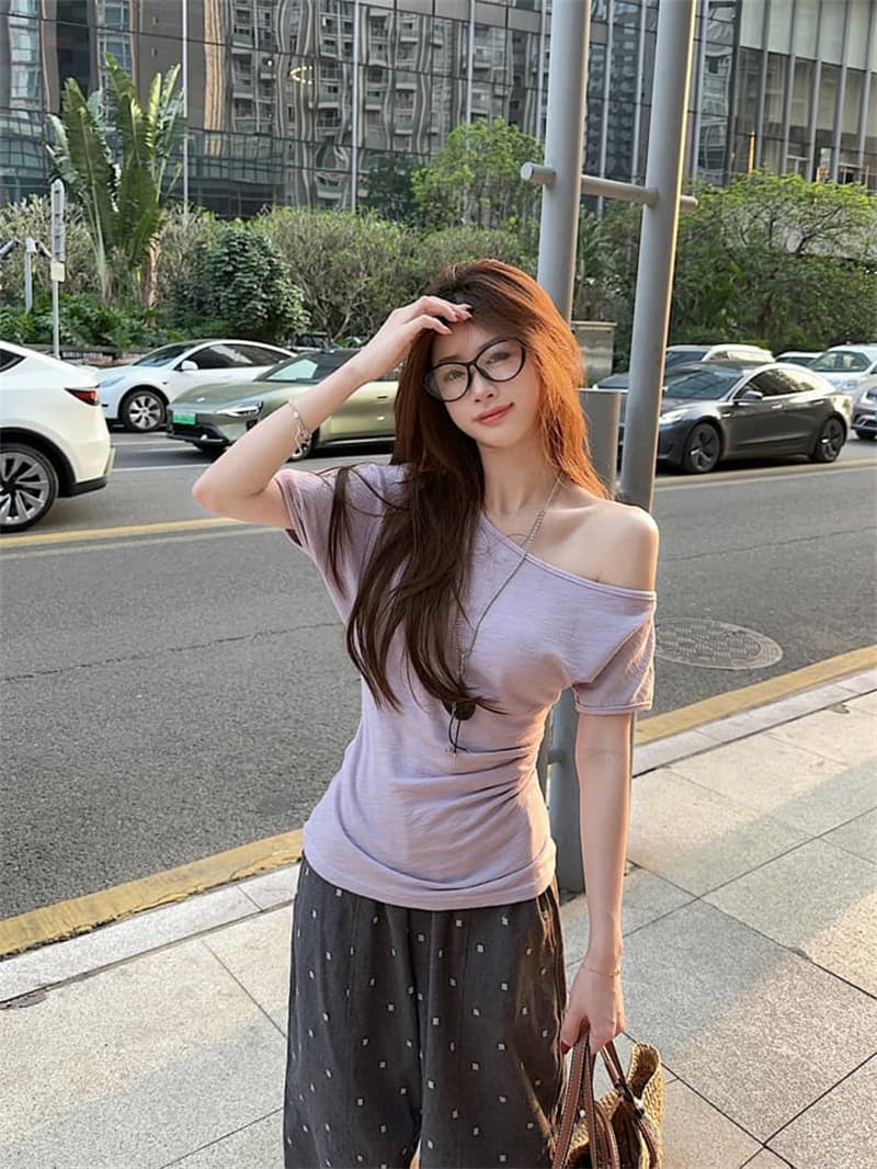 부서 작은 대중 비스듬한 어깨 반팔 티셔츠 여름 디자인 허리 수축 몸매 가꾸기 오프숄더 맨위 상세 이미지 2