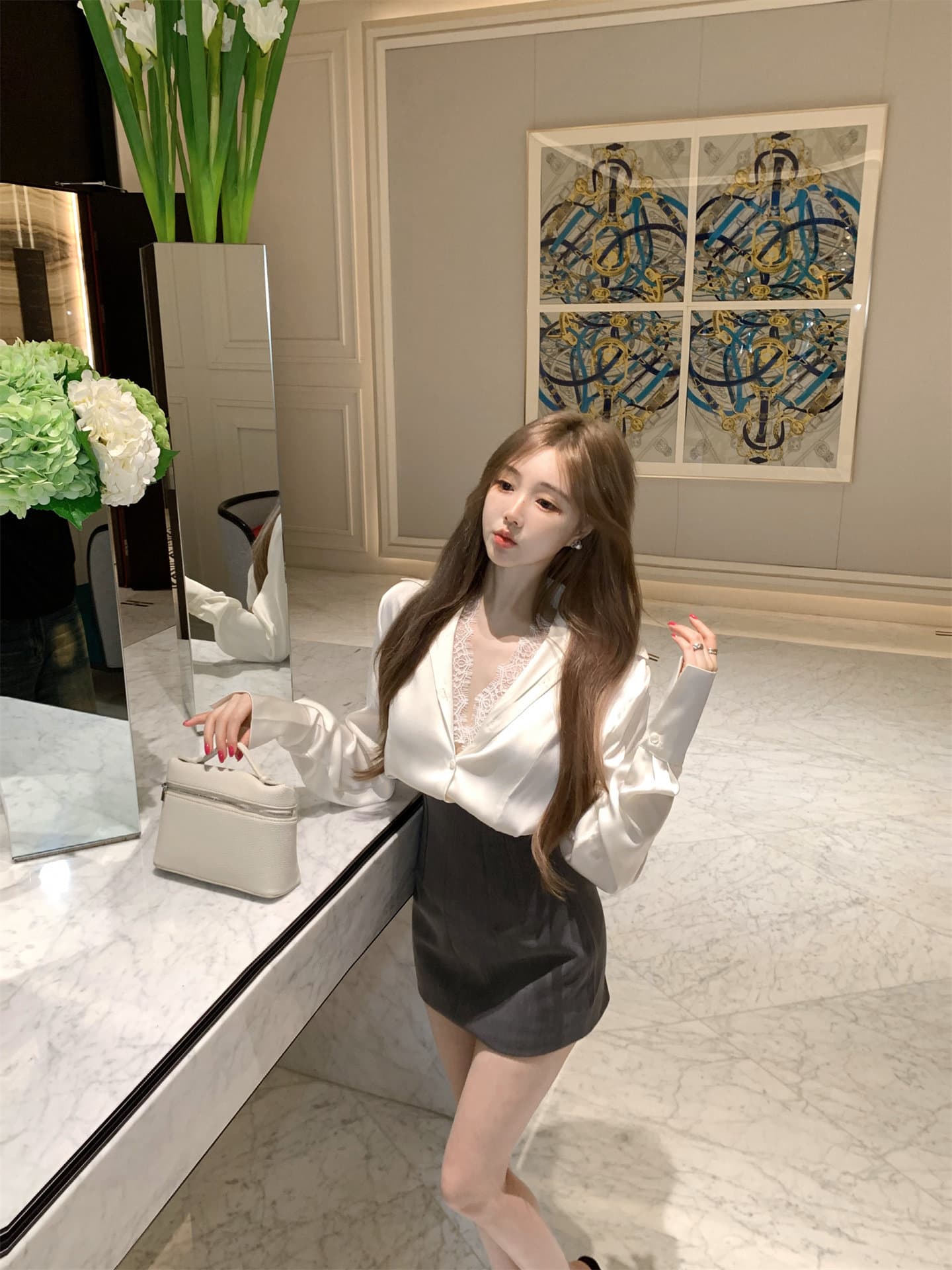 좋은 품질 화이트 레이스 조각 긴팔 여성 셔츠 새로운 천 골드 고급 센스 빛 럭셔리 연령 감소 맨위 상세 이미지 12