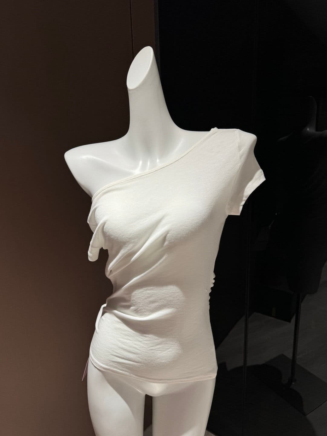원본 원단 순수한 욕망 바람 여름 디자인 ~을 통해 센스 얇은 스타일 비스듬한 어깨 핀치 Pleat 허리 수축 슬림해 보이는 티셔츠 상세 이미지 7