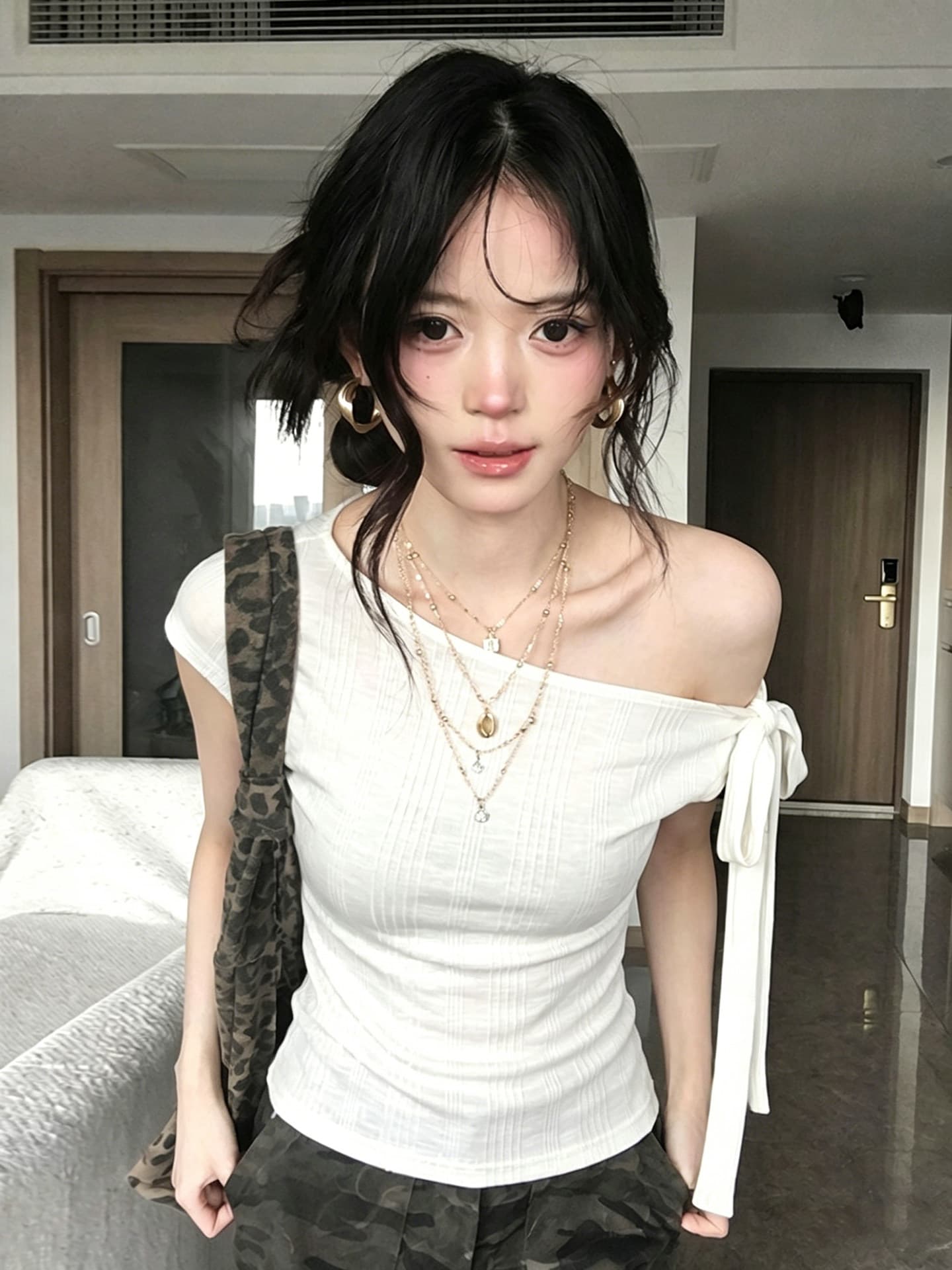 대나무 마디 면 한 부서 비스듬한 어깨 레이스업 반팔 티셔츠 여름 새로운 프랑스식 착용 가져 가라. Chic 맨위