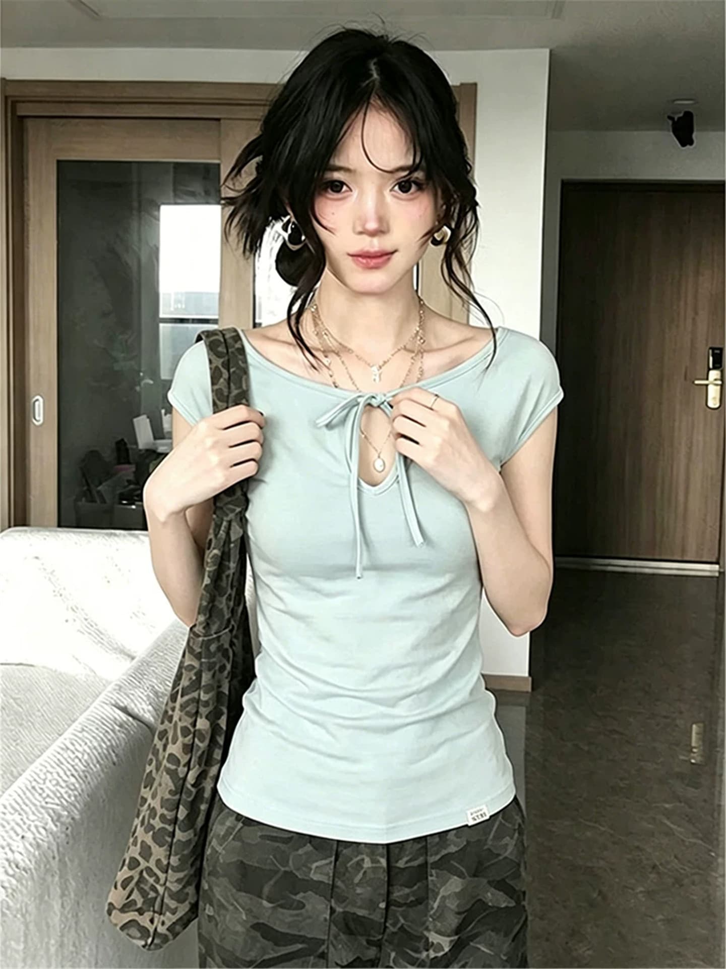 사람들 면 260 그램 도파민 녹색 홀로우 아웃 레이스업 긍정적 인 어깨 티셔츠 여성 여름 핫걸 쇼트 스타일 맨위 상세 이미지 12