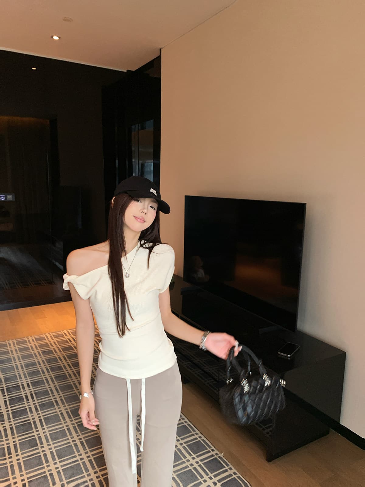 핫걸 비스듬한 어깨 반팔 티셔츠 여름 새로운 몸매 가꾸기 슬림해 보이는 오프숄더 맨위 여성 의류 상세 이미지 11
