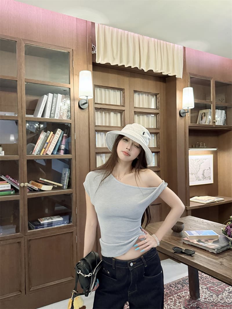 핫걸 비스듬한 어깨 반팔 티셔츠 여름 새로운 몸매 가꾸기 슬림해 보이는 오프숄더 맨위 여성 의류 상세 이미지 41