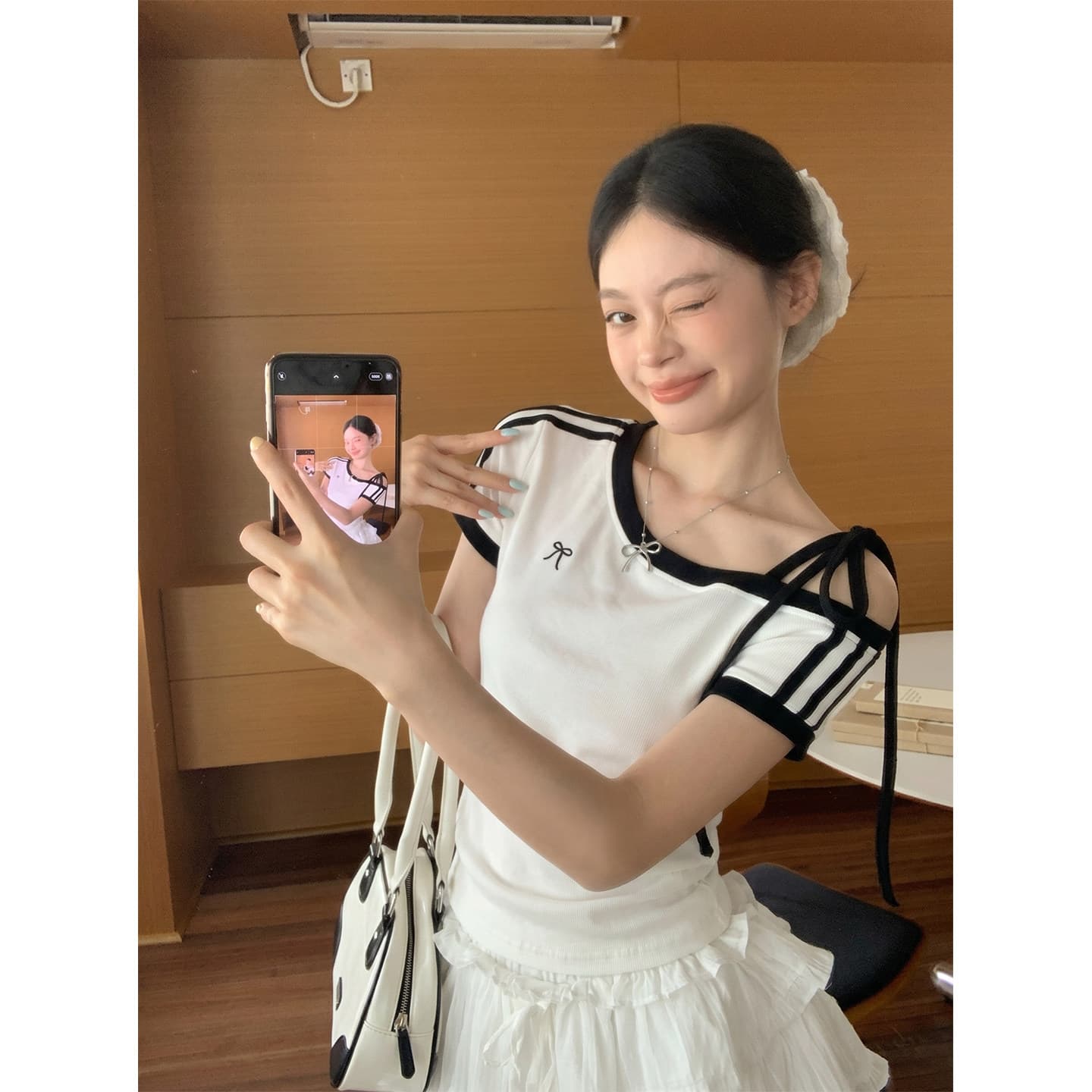 원본 것 원단 비스듬한 어깨 스트랩 반팔 티셔츠 여름 스트라이프 몸매 가꾸기 쇼트 스타일 오프숄더 맨위 이미지 2