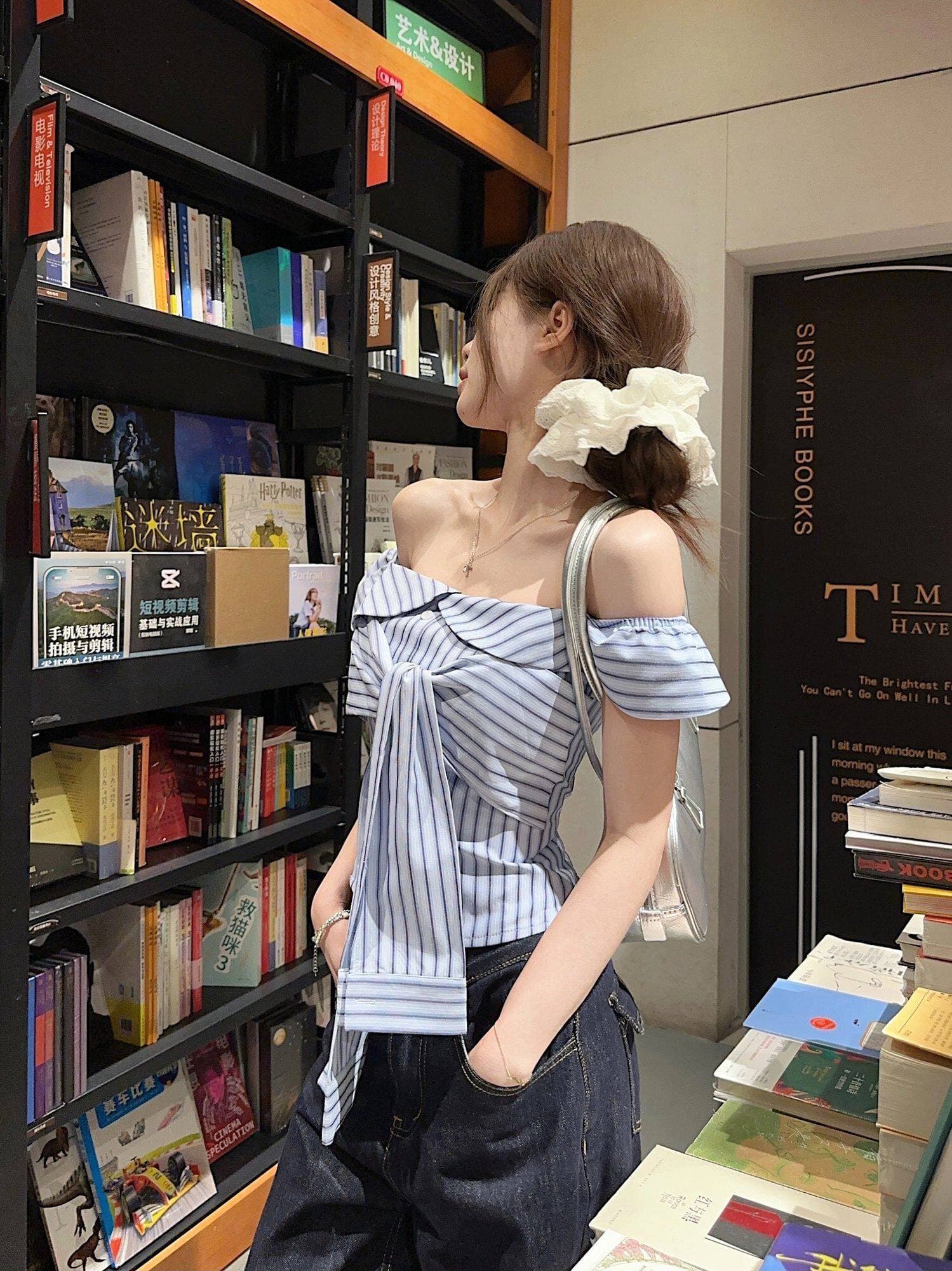 원본 것 한 부서 디자인 센스 오프숄더 셔츠 여름 스트랩 파란색 스트라이프 쇼트 스타일 맨위 상세 이미지 6