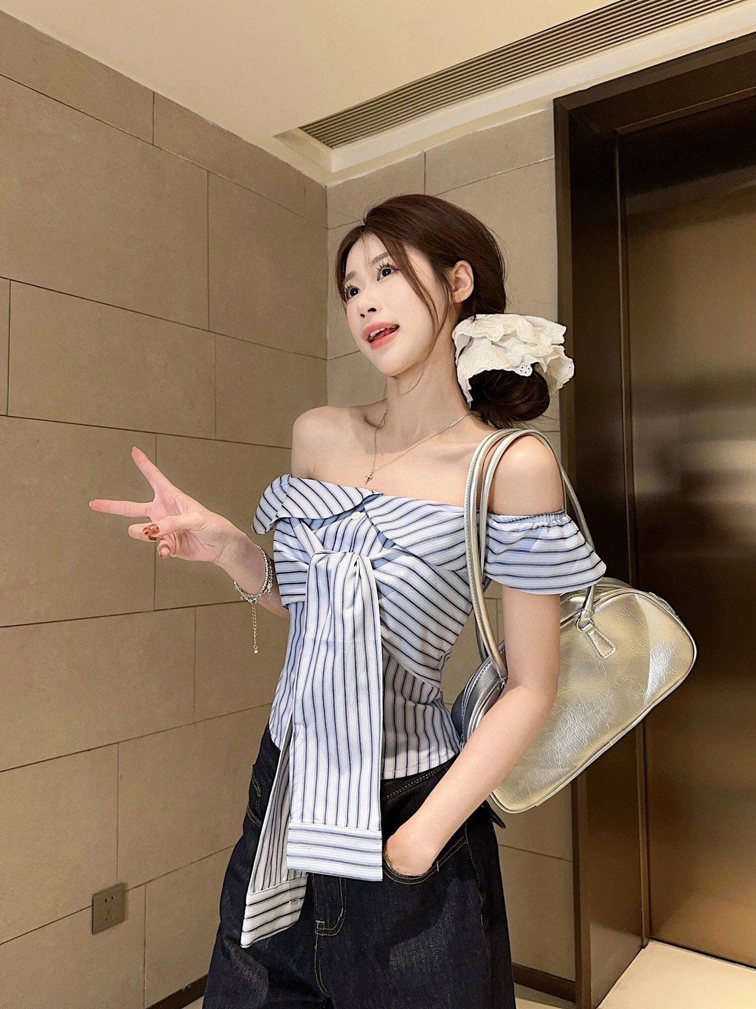 원본 것 한 부서 디자인 센스 오프숄더 셔츠 여름 스트랩 파란색 스트라이프 쇼트 스타일 맨위 상세 이미지 8
