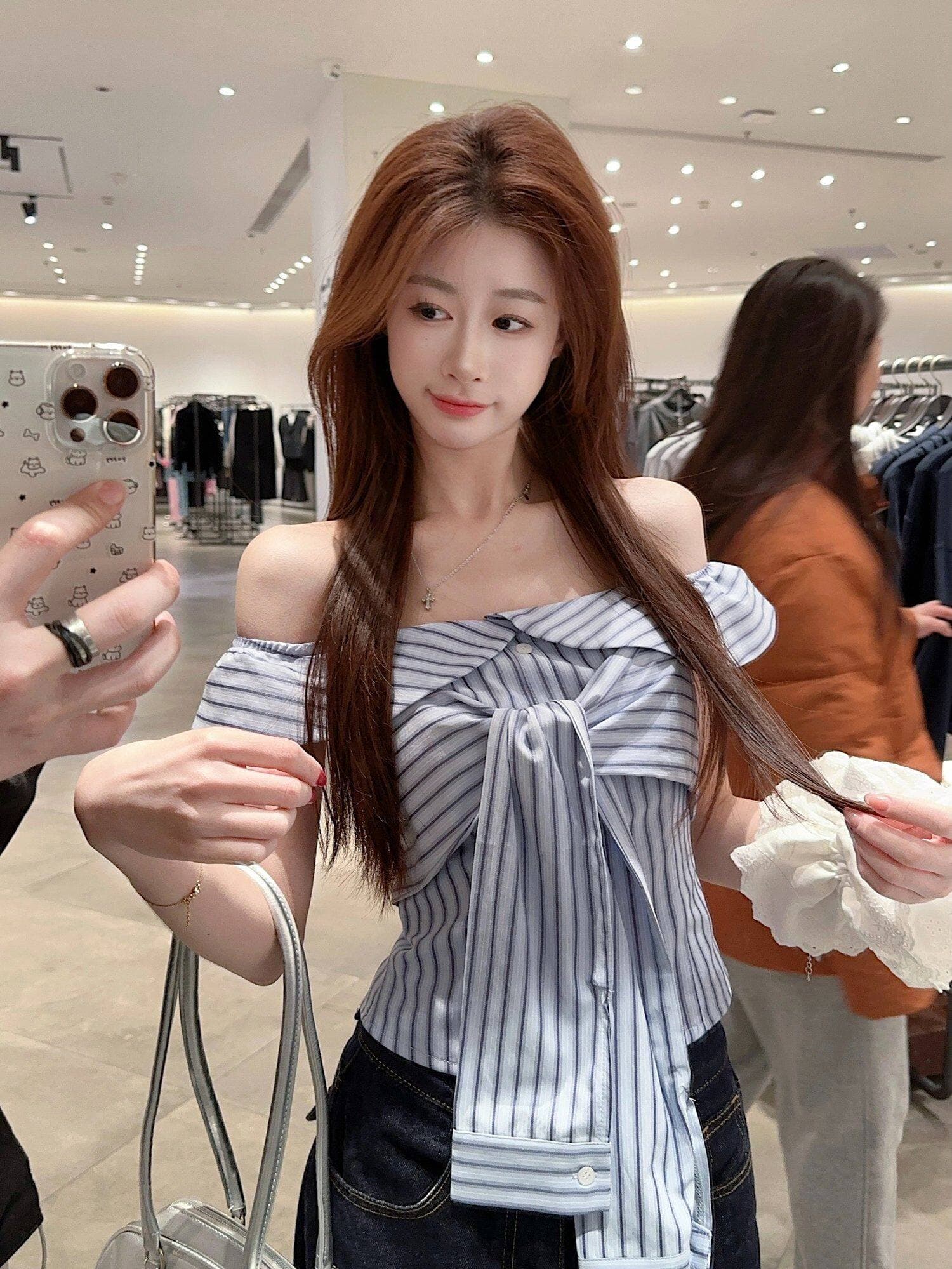 원본 것 한 부서 디자인 센스 오프숄더 셔츠 여름 스트랩 파란색 스트라이프 쇼트 스타일 맨위 상세 이미지 14