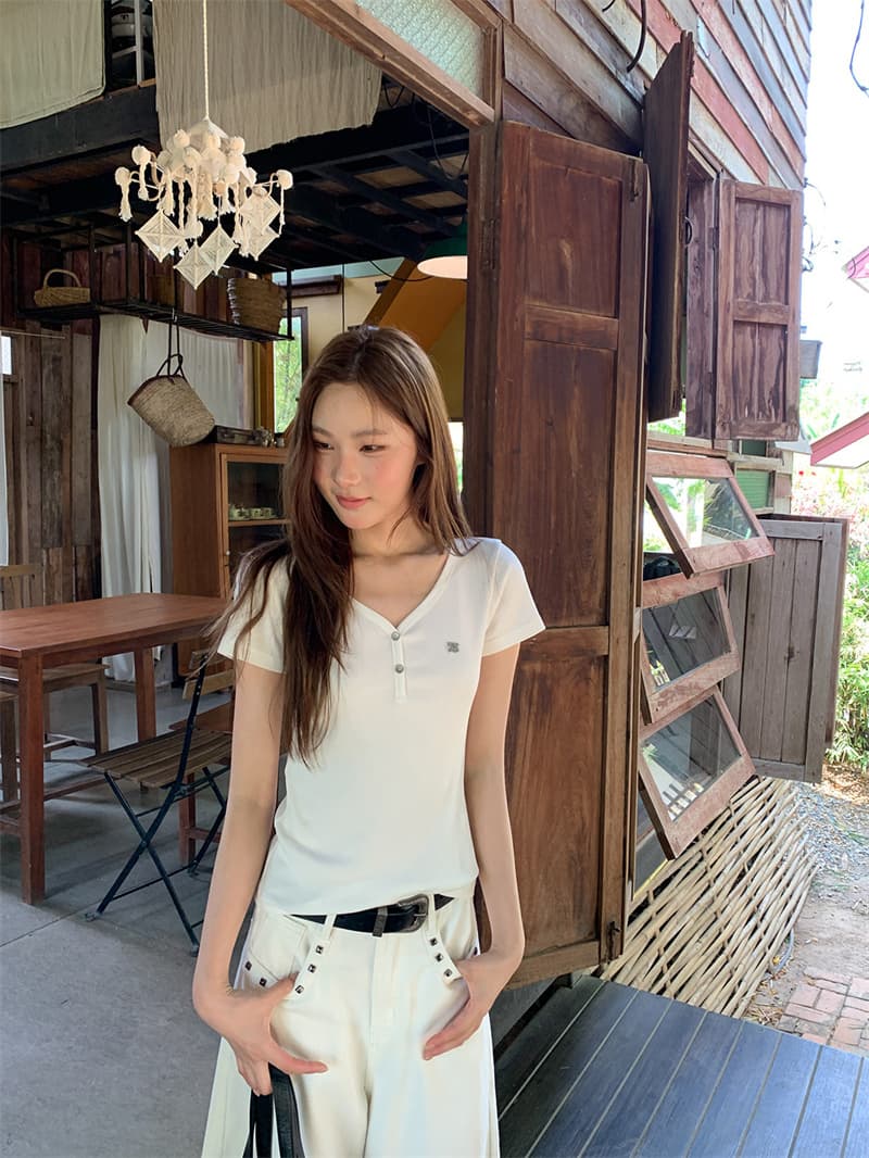 사람들 면 작은 대중 V넥 몸매 가꾸기 반팔 티셔츠 여름 몸매 가꾸기 슬림해 보이는 디자인 센스 맨위 상세 이미지 8