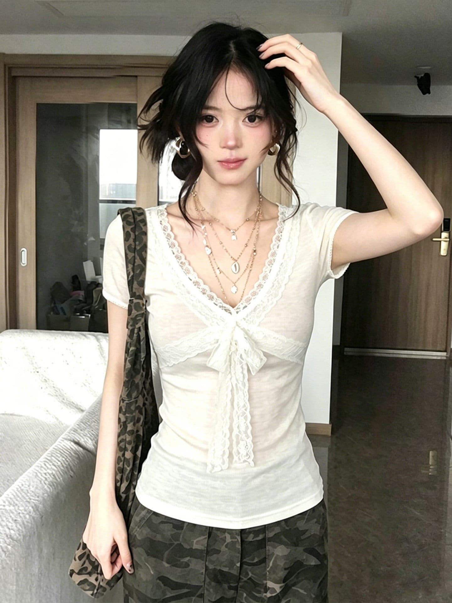 순면 원단 한 부서 V넥 반팔 티셔츠 여름 레이스 조각 스트랩 핫걸 인사이드 가져 가라. 슬림해 보이는 맨위 상세 이미지 5