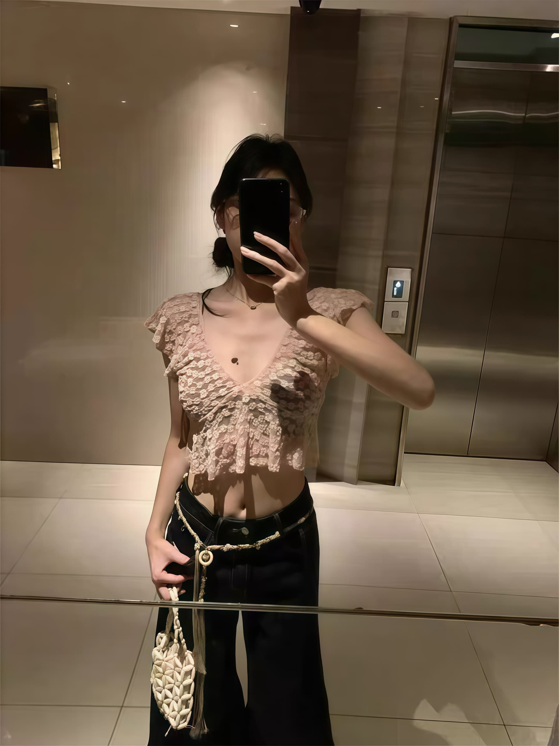 프랑스식 부드러운 바람 슈퍼 잘 생긴 V넥 Feifei 소매 쇼트 스타일 티셔츠 여성 여름 핫걸 섹시함 레이스 작은 맨위 상세 이미지 2