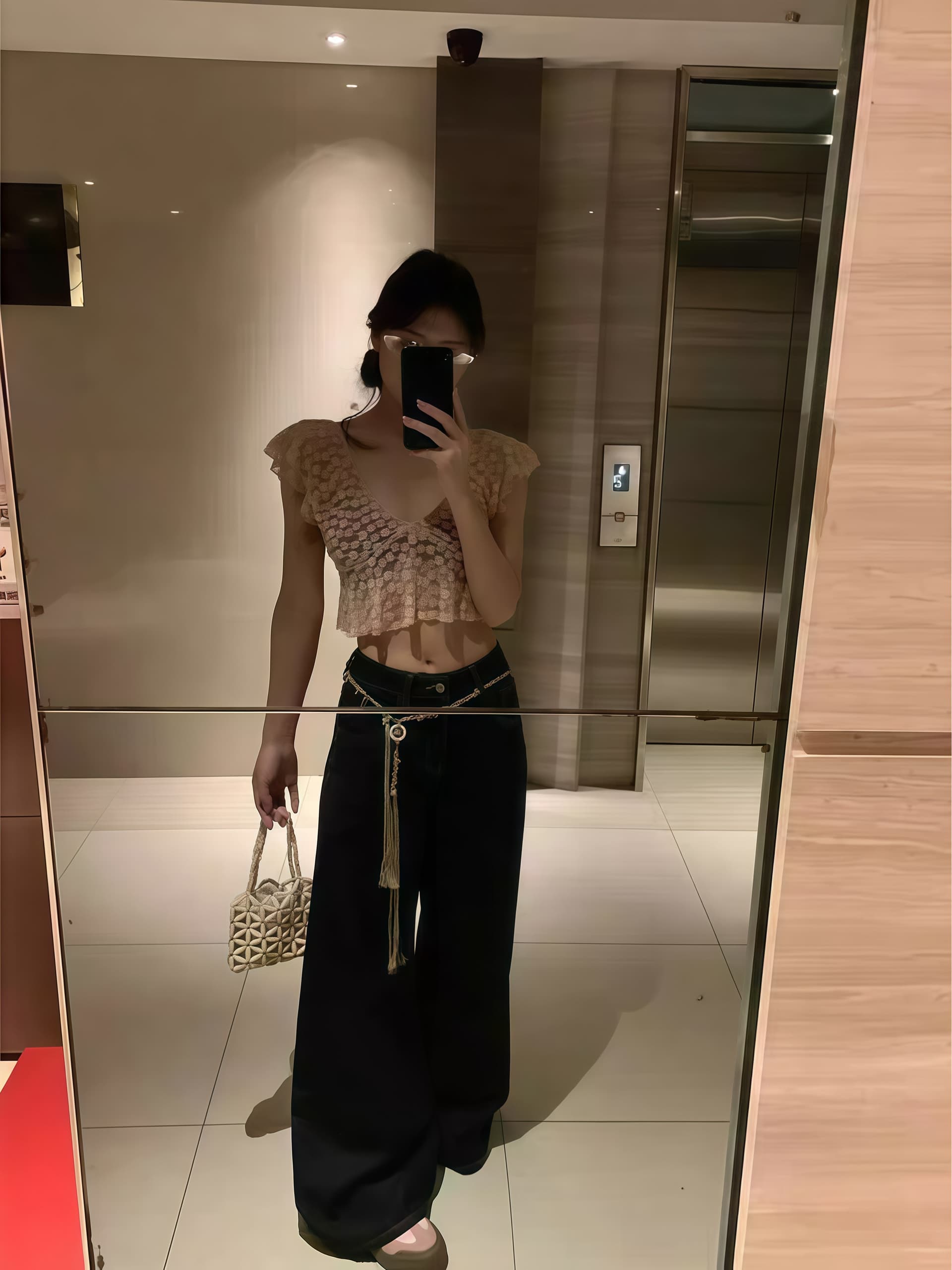 프랑스식 부드러운 바람 슈퍼 잘 생긴 V넥 Feifei 소매 쇼트 스타일 티셔츠 여성 여름 핫걸 섹시함 레이스 작은 맨위 상세 이미지 6