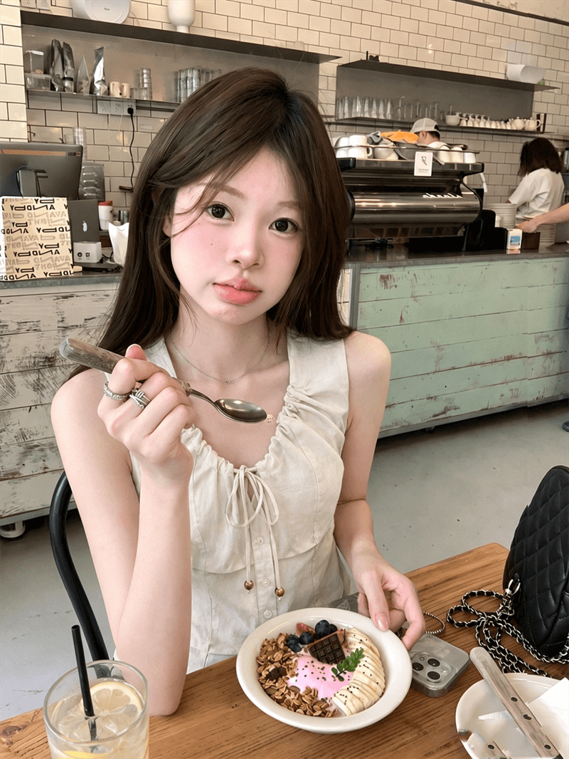 원본 품질 네리 V넥 조끼 여성 여름 비즈 핀치 Pleat 민소매 허리 수축 쇼트 스타일 작은 맨위 상세 이미지 2
