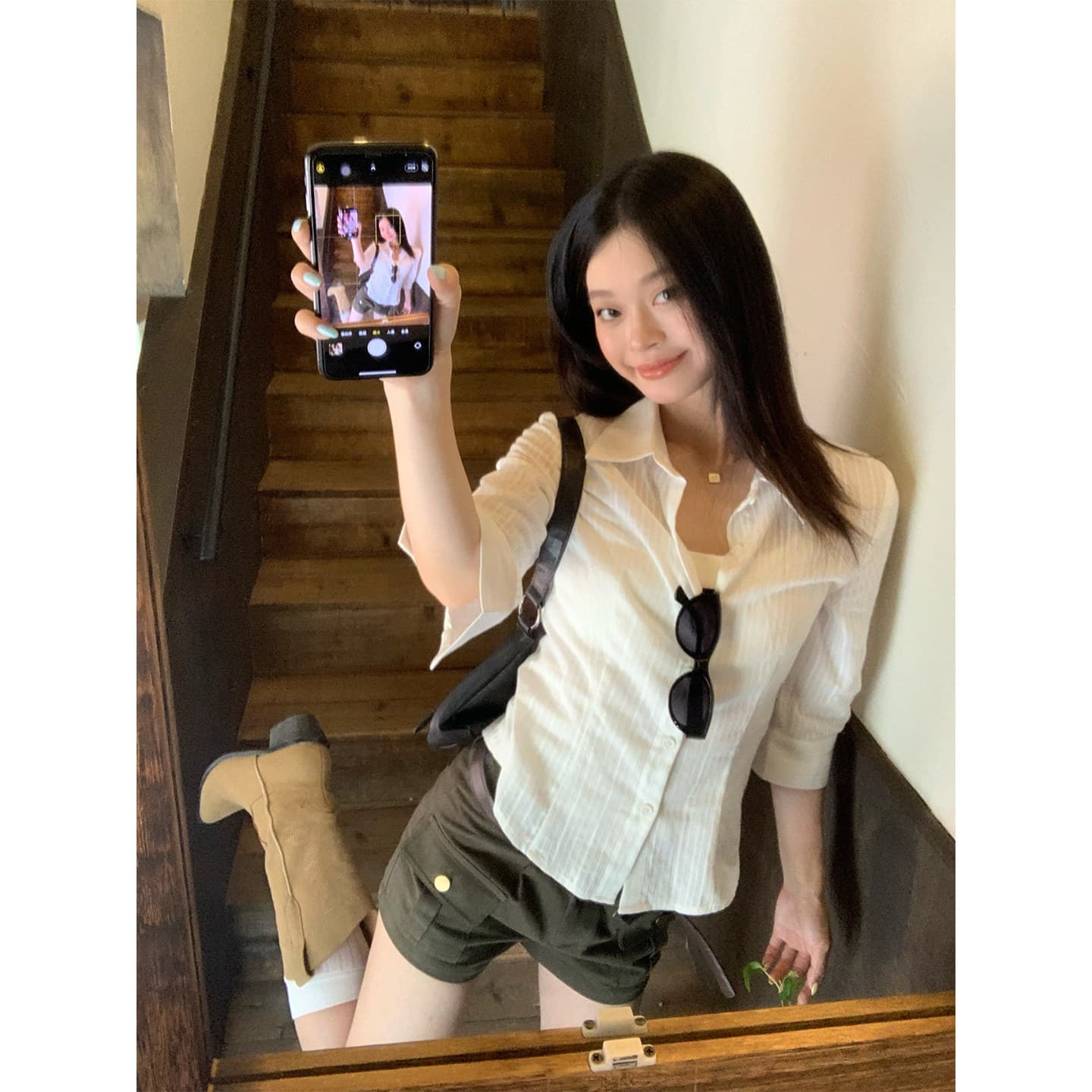 원본 자카드 원단 화이트 중간 소매 허리 수축 셔츠 여름 높음 지혜 센스 몸매 가꾸기 순수한 욕망 바람 작은 맨위