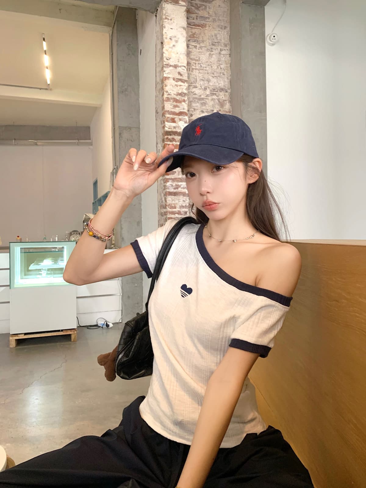 원본 것 원단 화이트 비스듬한 어깨 반팔 티셔츠 여성 여름 새로운 허리 수축 오프숄더 맨위 여성 상세 이미지 22