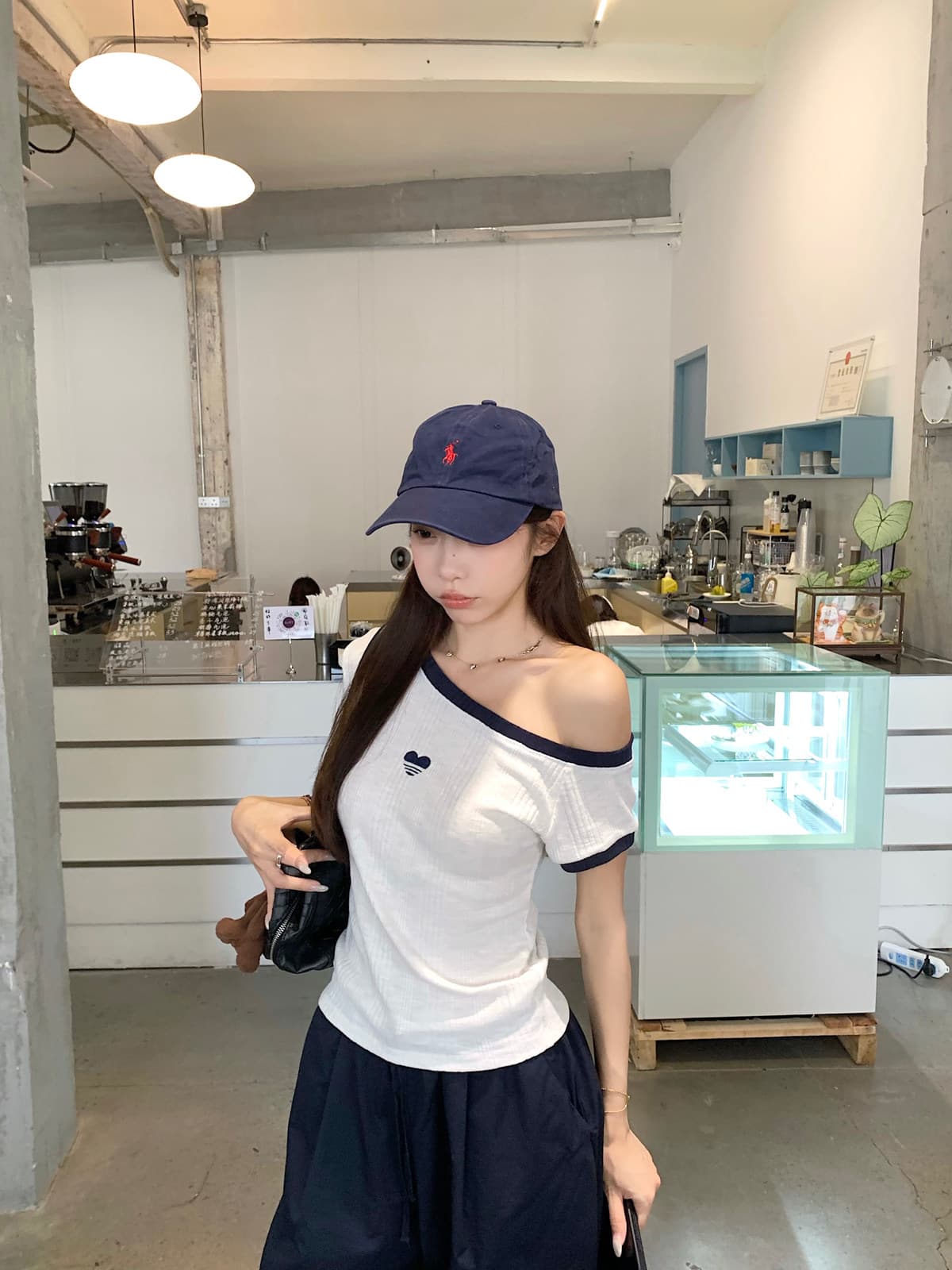 원본 것 원단 화이트 비스듬한 어깨 반팔 티셔츠 여성 여름 새로운 허리 수축 오프숄더 맨위 여성 상세 이미지 35
