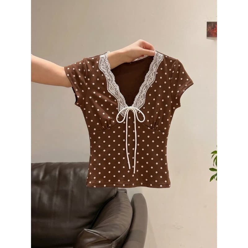 섹시함 도트 무늬 패치워크 레이스 V넥 반팔 티셔츠 여성 여름 섹션 핫걸 레이스업 몸매 가꾸기 슬림해 보이는 반팔 맨위 이미지 2